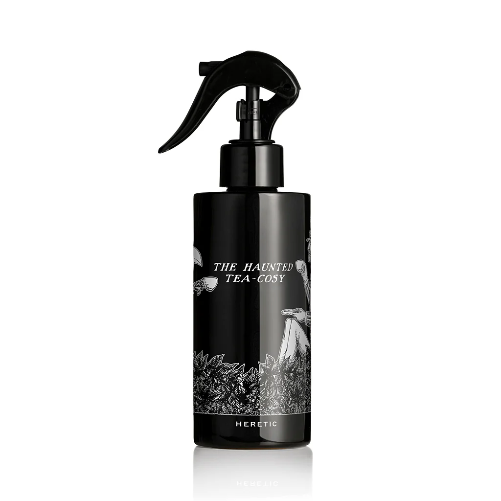 1-the-haunted-tea-cosy-room-spray-1.webp THE HAUNTED TEA-COSY ROOM SPRAY