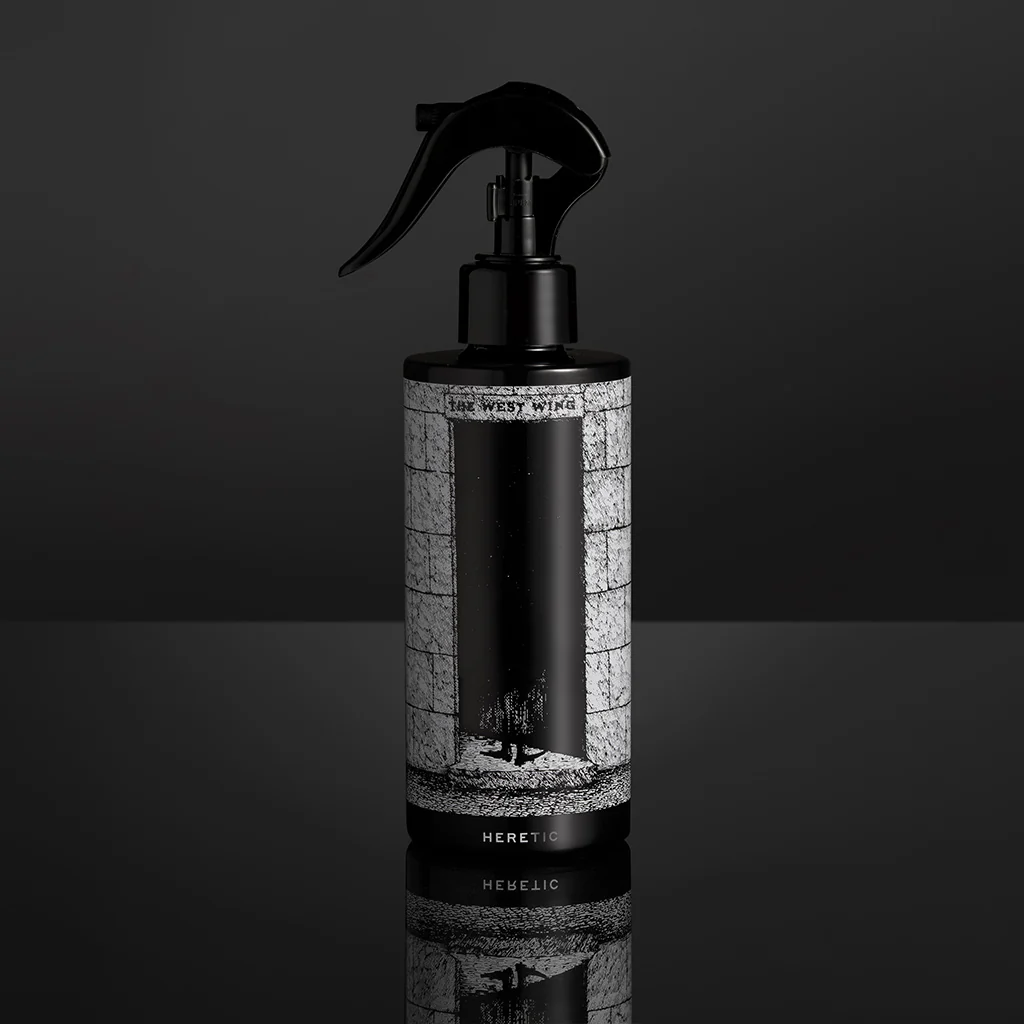 18-the-west-wing-room-spray-4.webp THE WEST WING ROOM SPRAY