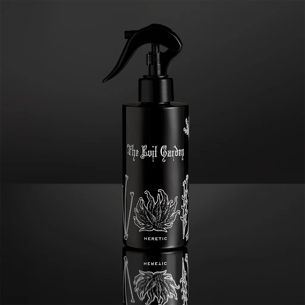 7-the-evil-garden-room-spray-3.webp THE EVIL GARDEN ROOM SPRAY